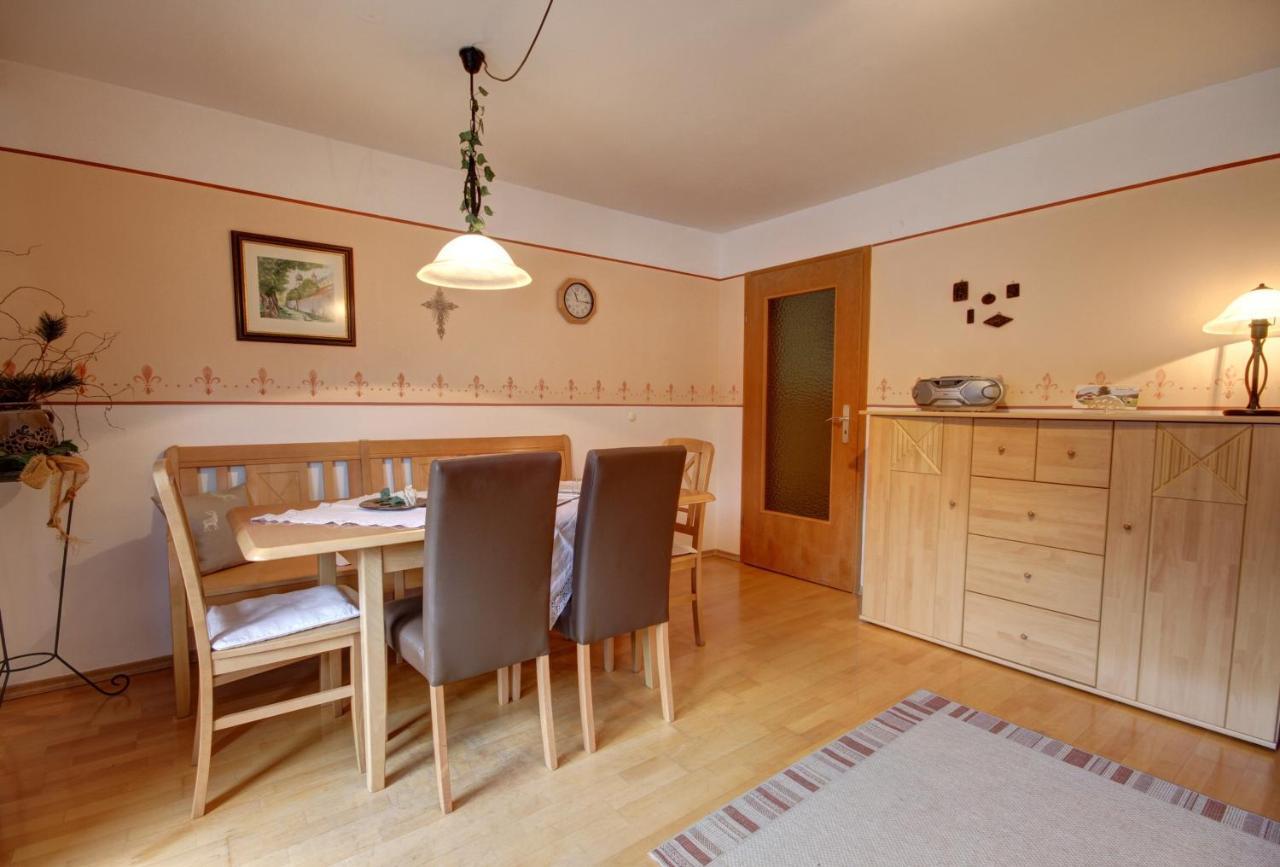 Apartment mit Balkon